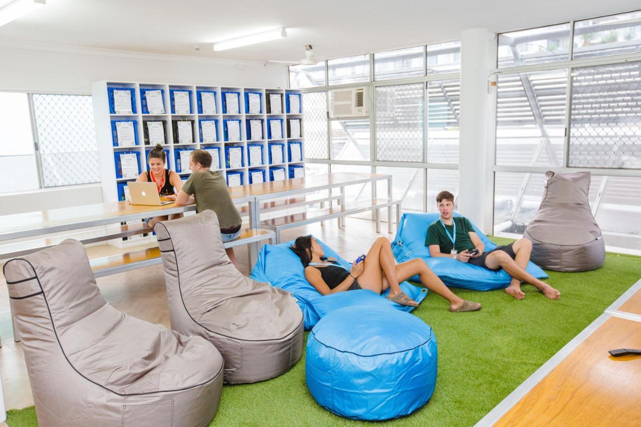 Hostel Mad Monkey Waterfront Cairns Exterior foto